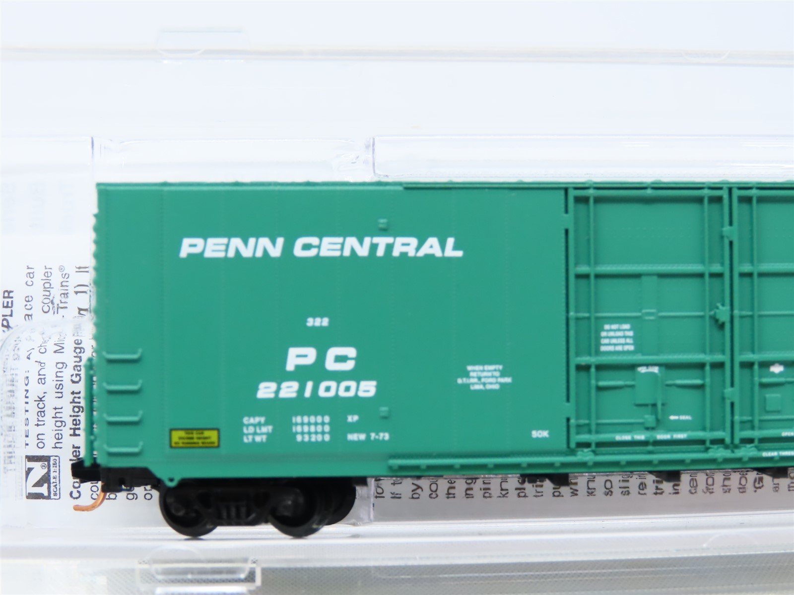 N Scale Micro-Trains MTL 102 00 090 PC Penn Central 60' Plug Door Boxcar #221005