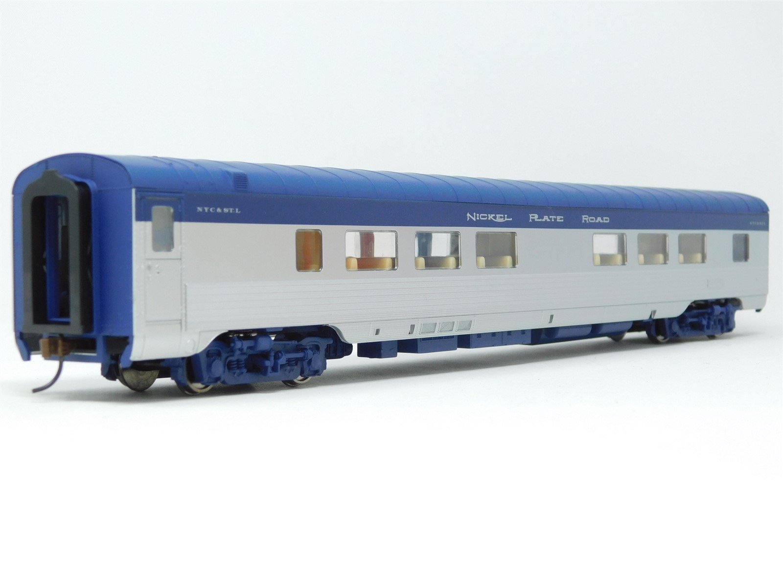 HO Scale Walthers #932-16761 NKP Nickel Plate Road 52-Seat Coach Passenger