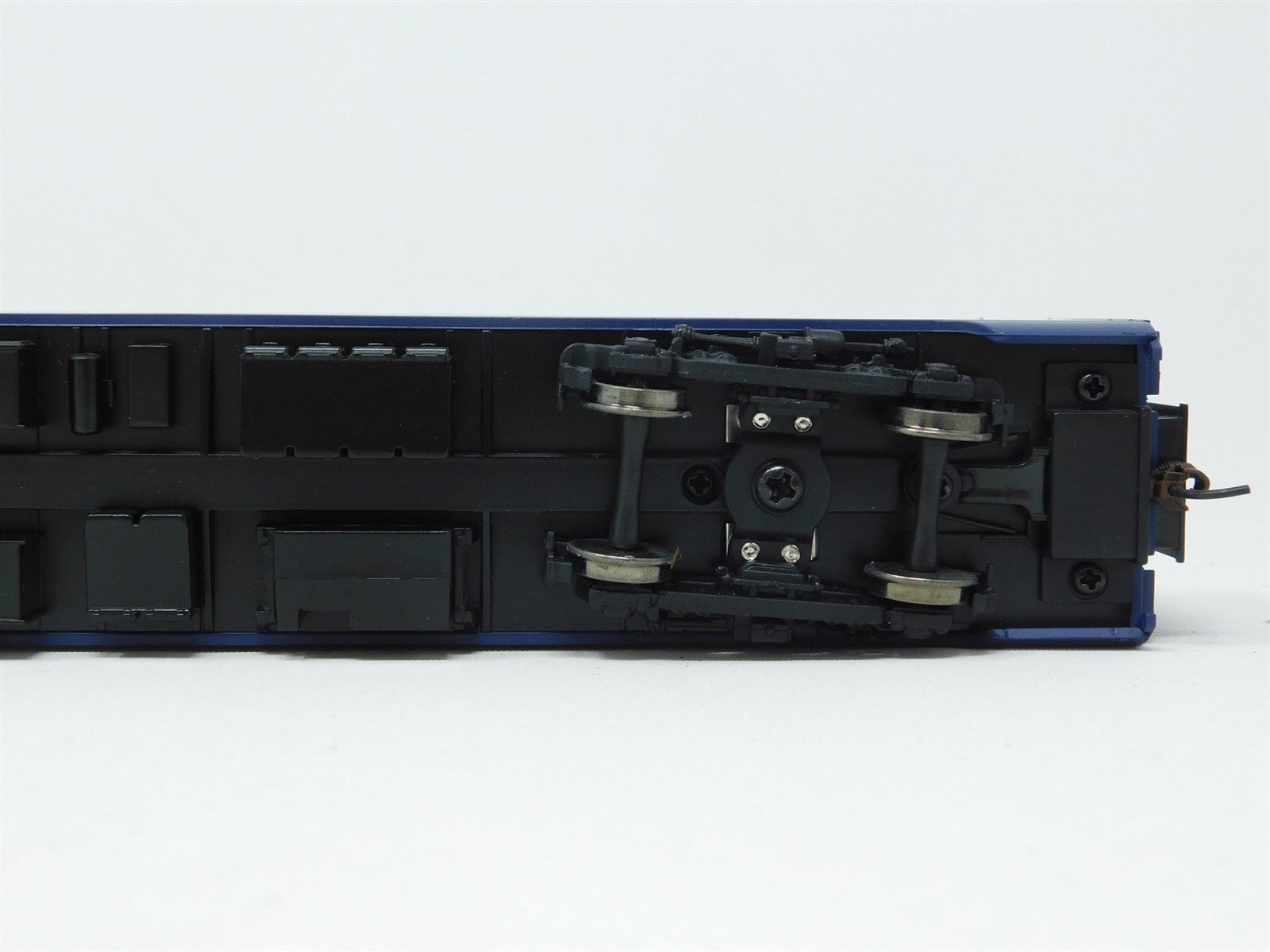 HO Scale Walthers #932-6835 L&N Louisville & Nashville 48-Seat Diner Passenger