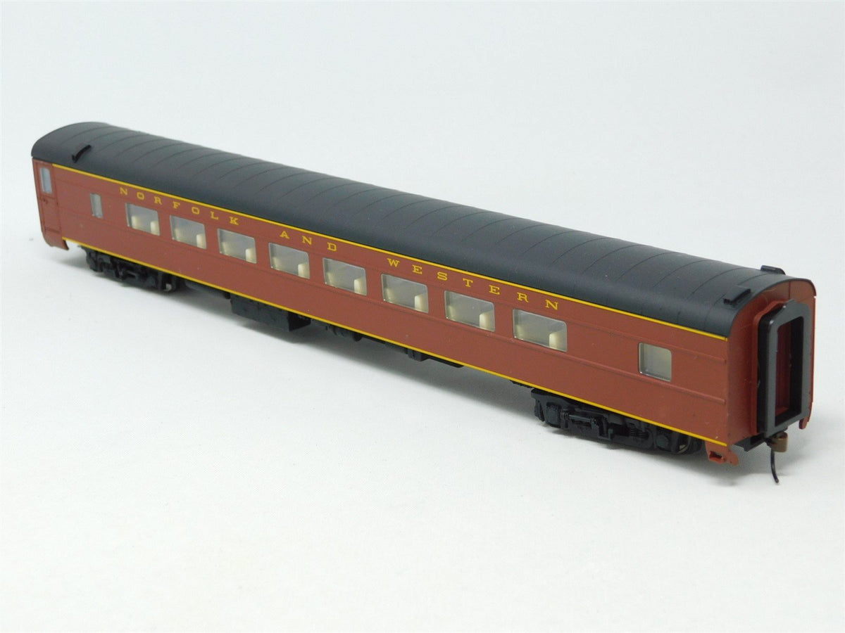 HO Scale Walthers #932-16784 N&amp;W Norfolk &amp; Western 64-Seat Coach Passenger