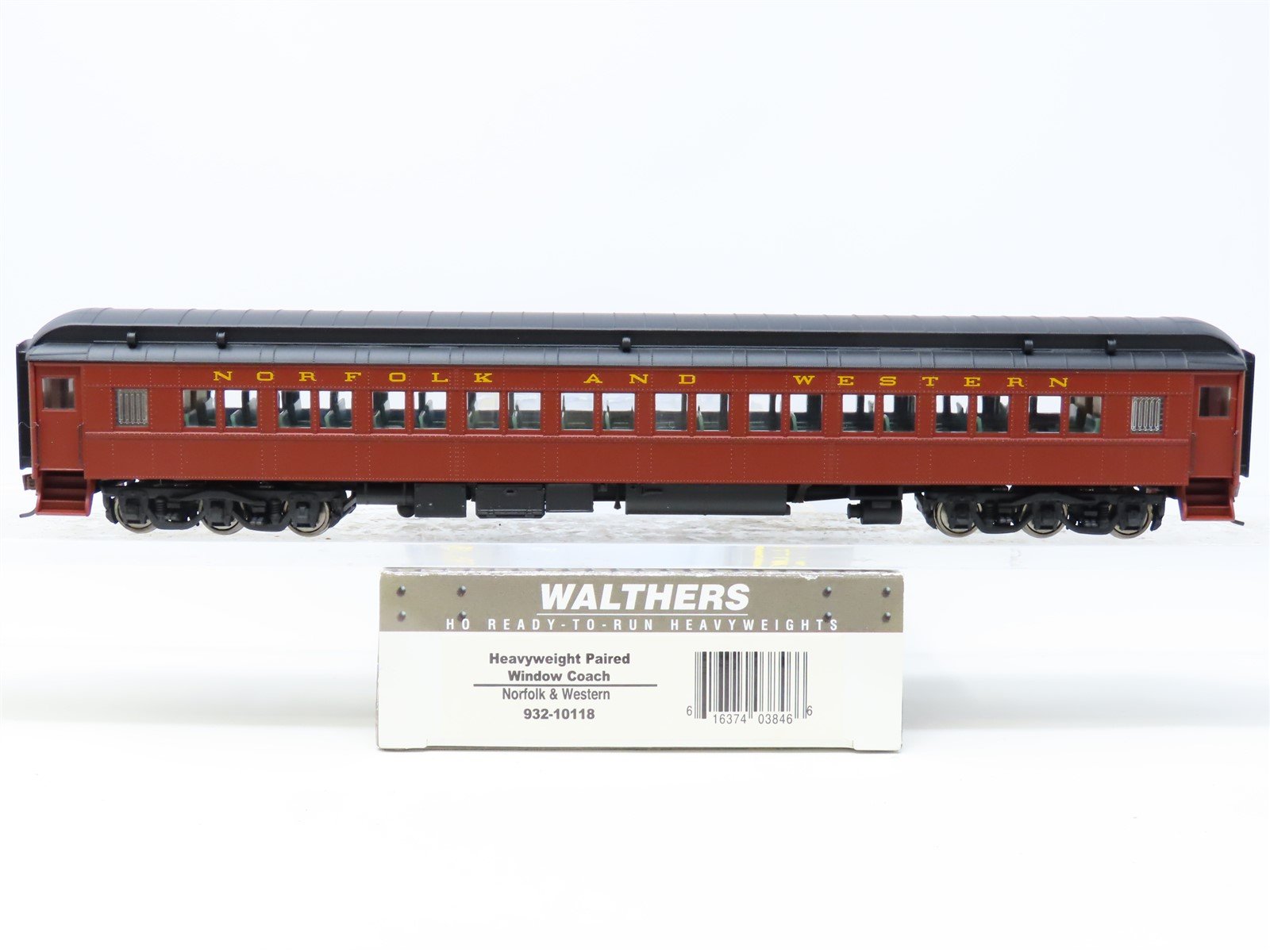 HO Scale Walthers #932-10118 N&W Norfolk & Western Heavyweight Coach Passenger