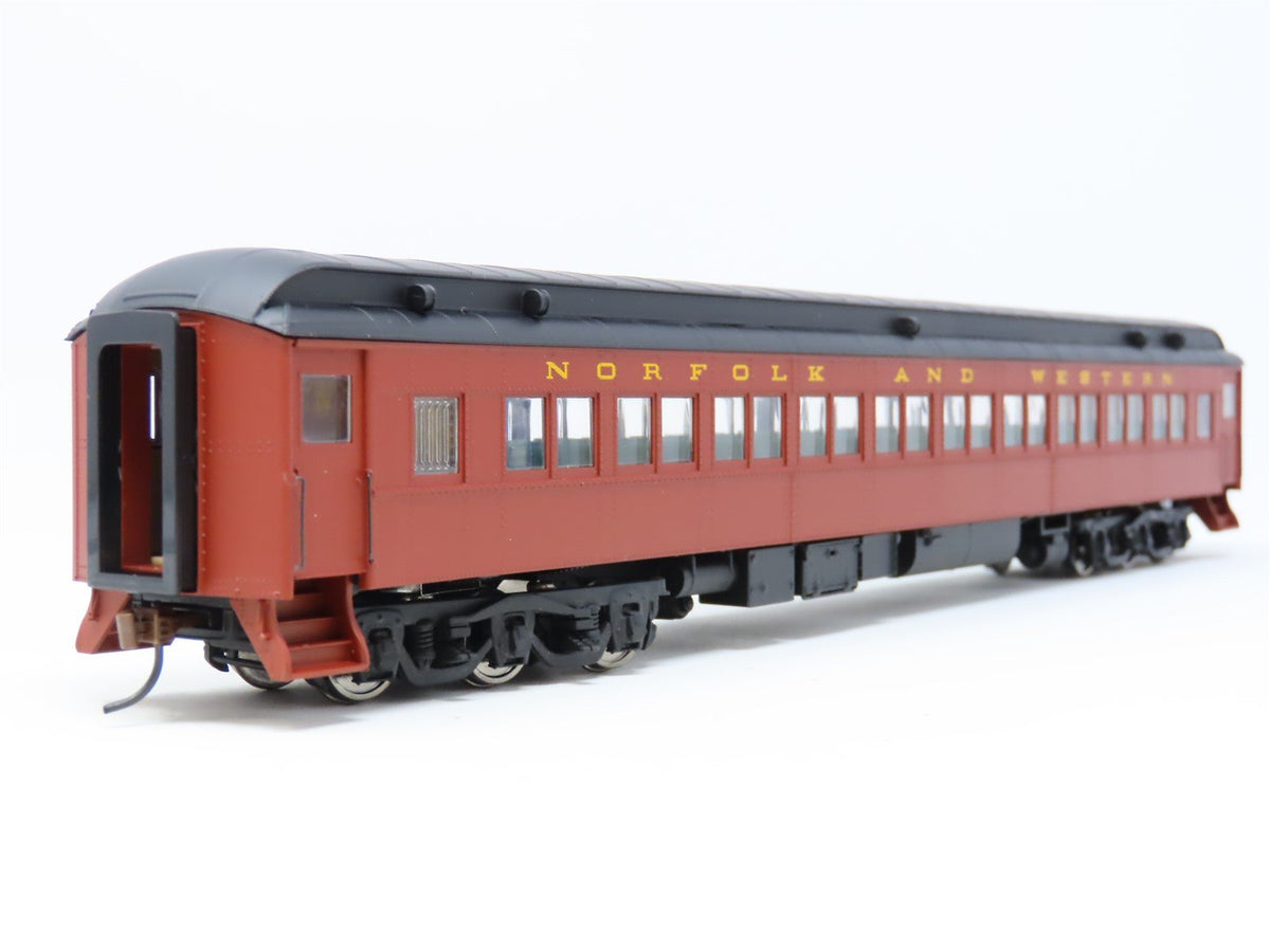 HO Scale Walthers #932-10118 N&amp;W Norfolk &amp; Western Heavyweight Coach Passenger