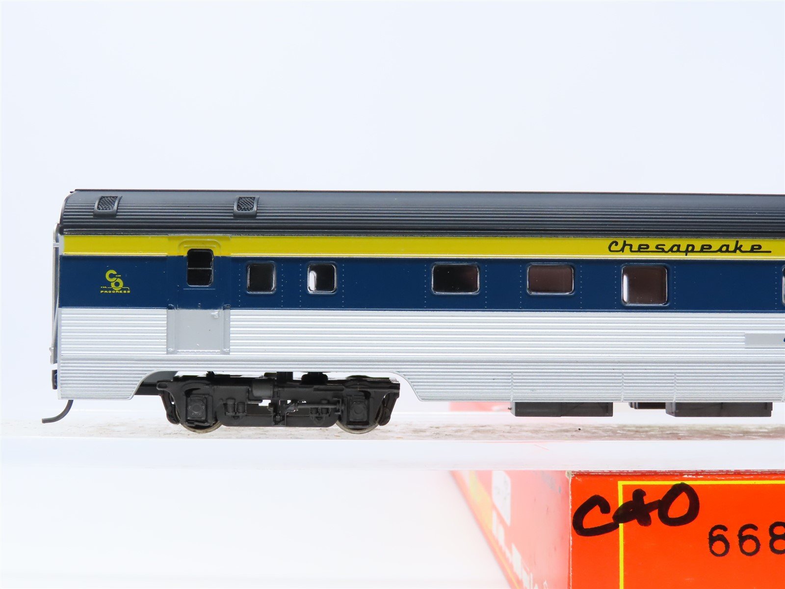 HO Scale Rivarossi #6680/0 C&O Chesapeake & Ohio Diner Passenger 