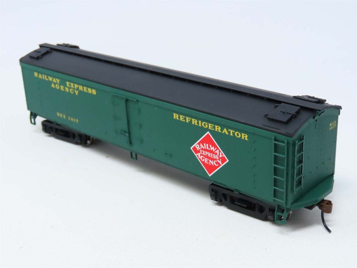 HO Scale Walthers #932-5480 REX Railway Express Agency GACX Wood Reefer #1417