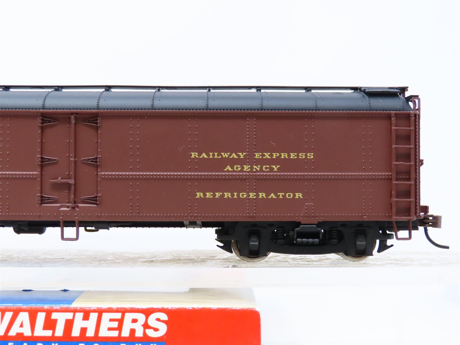 LE3549 WALTHERS 932-5251 wagon Ho Kit à monter 65' LPG tank car UTLX citerne LE3549 WALTHERS 932-5251 wagon Ho Kit à monter 65' LPG tank car UTLX citerne