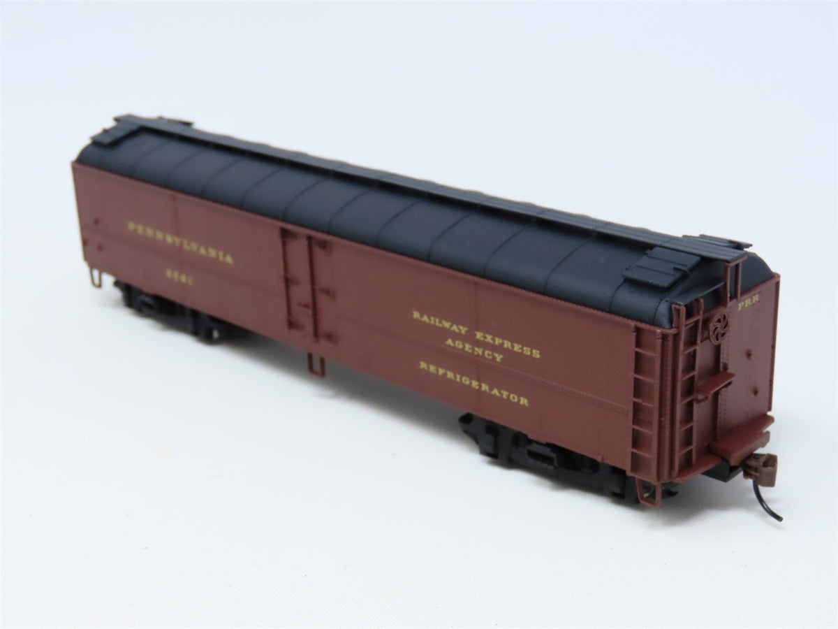 HO Scale Walthers #932-5882 PRR Pennsylvania R50B Express Reefer #2561