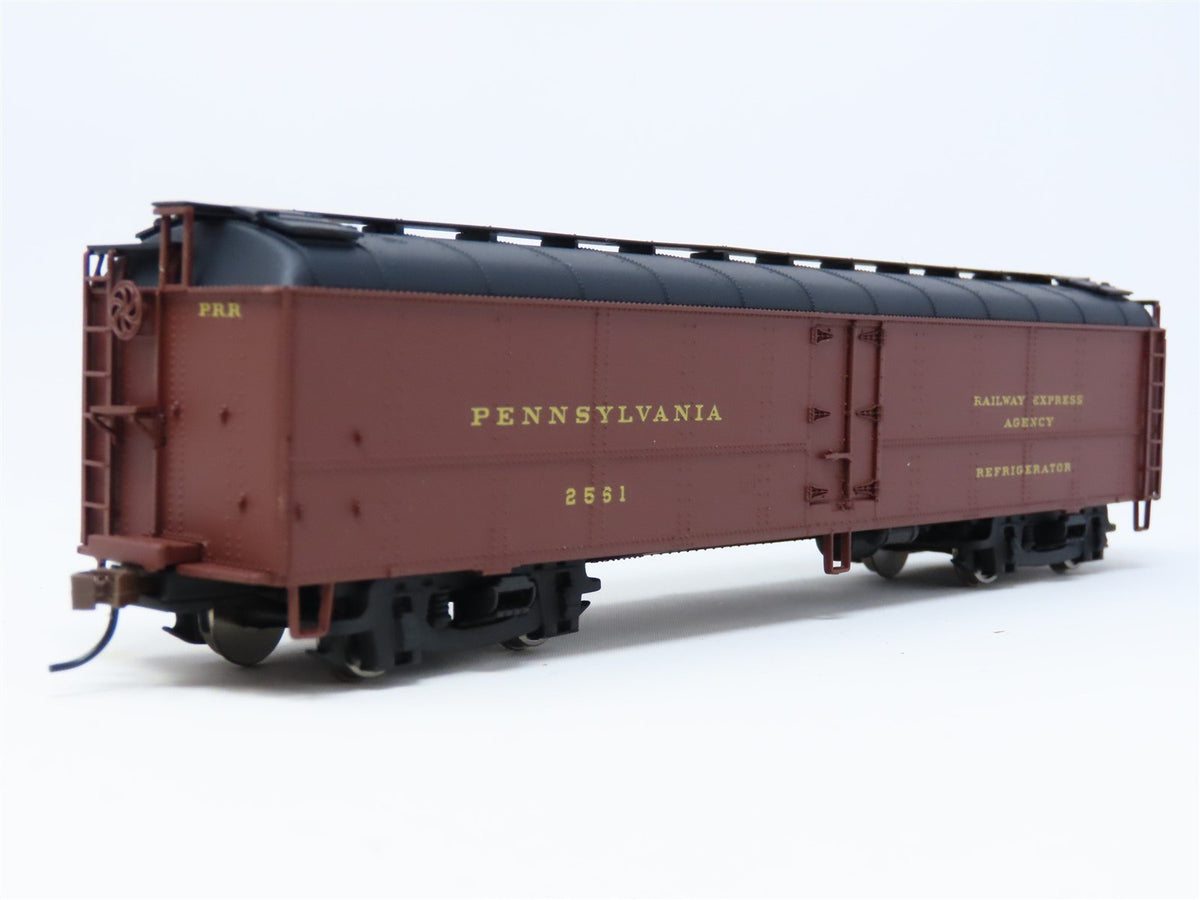 HO Scale Walthers #932-5882 PRR Pennsylvania R50B Express Reefer #2561