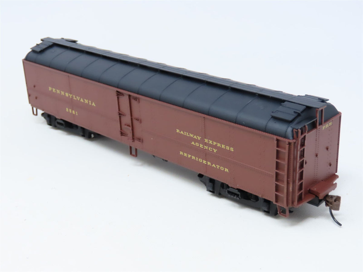 HO Scale Walthers #932-5882 PRR Pennsylvania R50B Express Reefer #2561