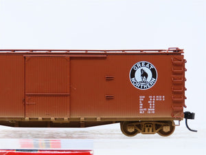 HO Scale Ertl 4381 GN Great Northern 50' Single Door Box Car #23900 - Weathered