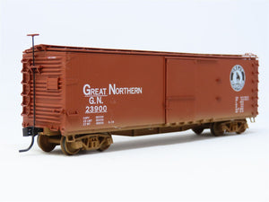 HO Scale Ertl 4381 GN Great Northern 50' Single Door Box Car #23900 - Weathered