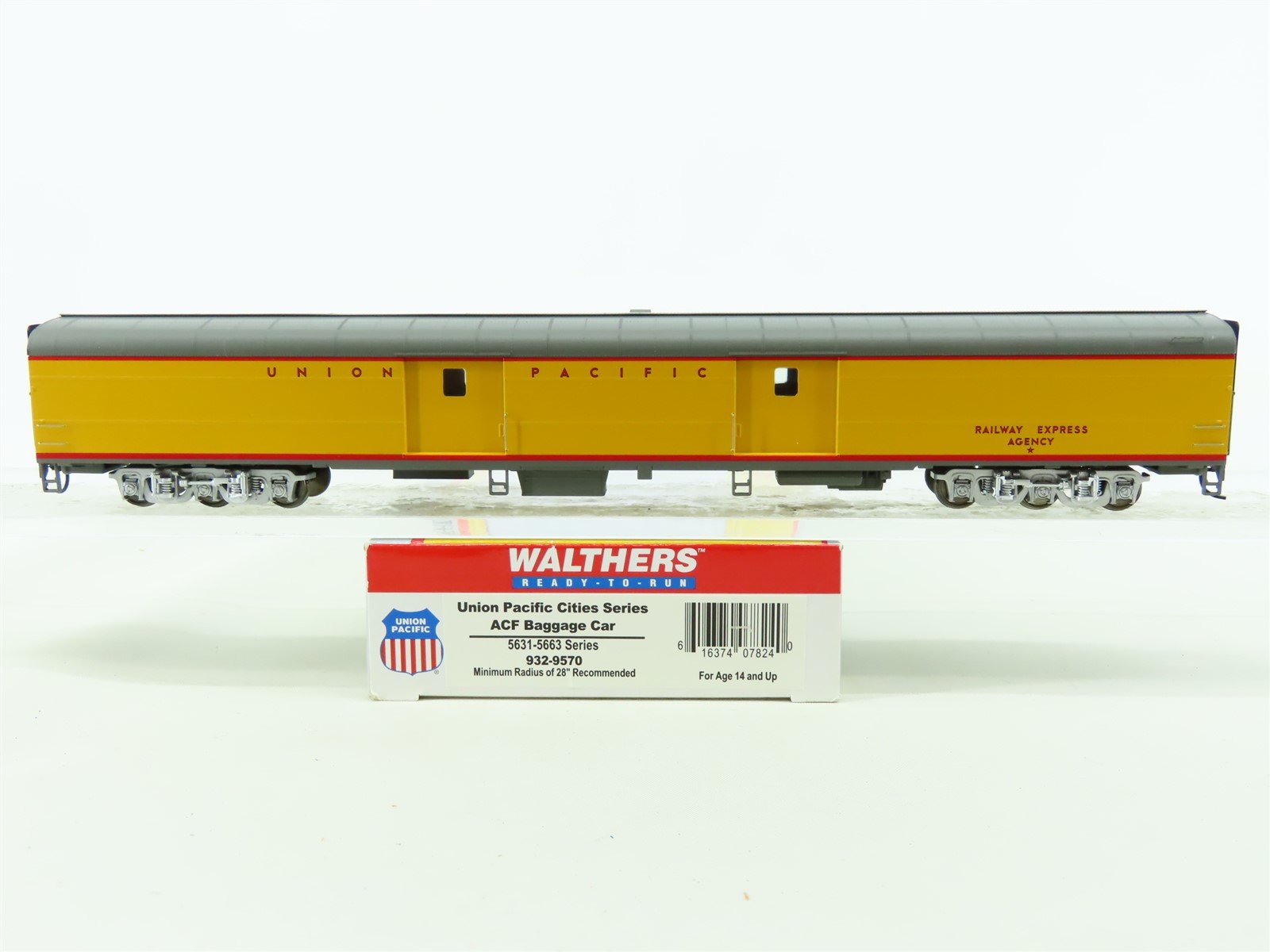 HO Walthers 932-9570 UP Union Pacific 5631-5663 Series ACF Baggage Passenger