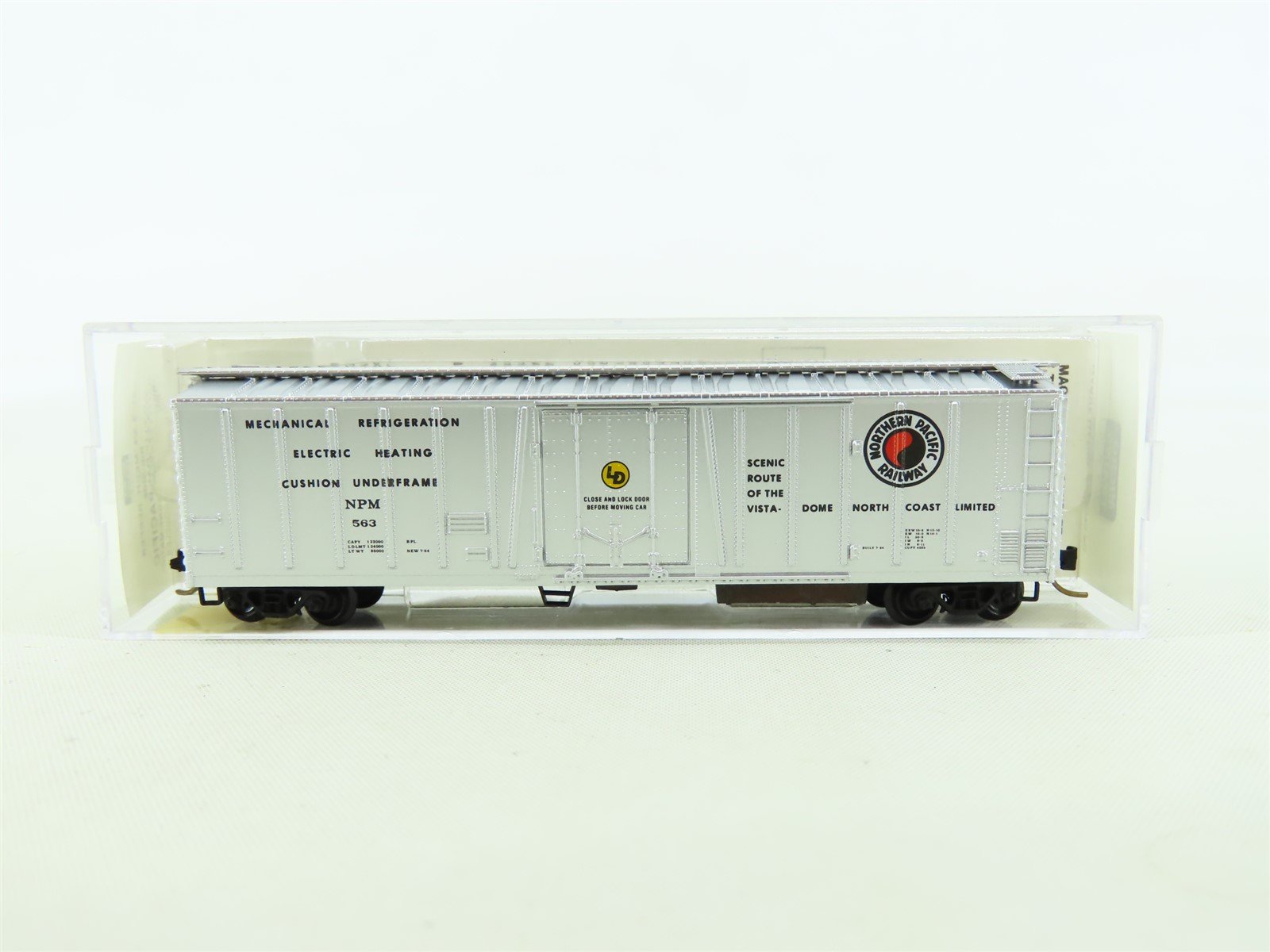 N Scale Micro-Trains MTL 70050 NPM Northern Pacific 51' Mechanical Reefer #563