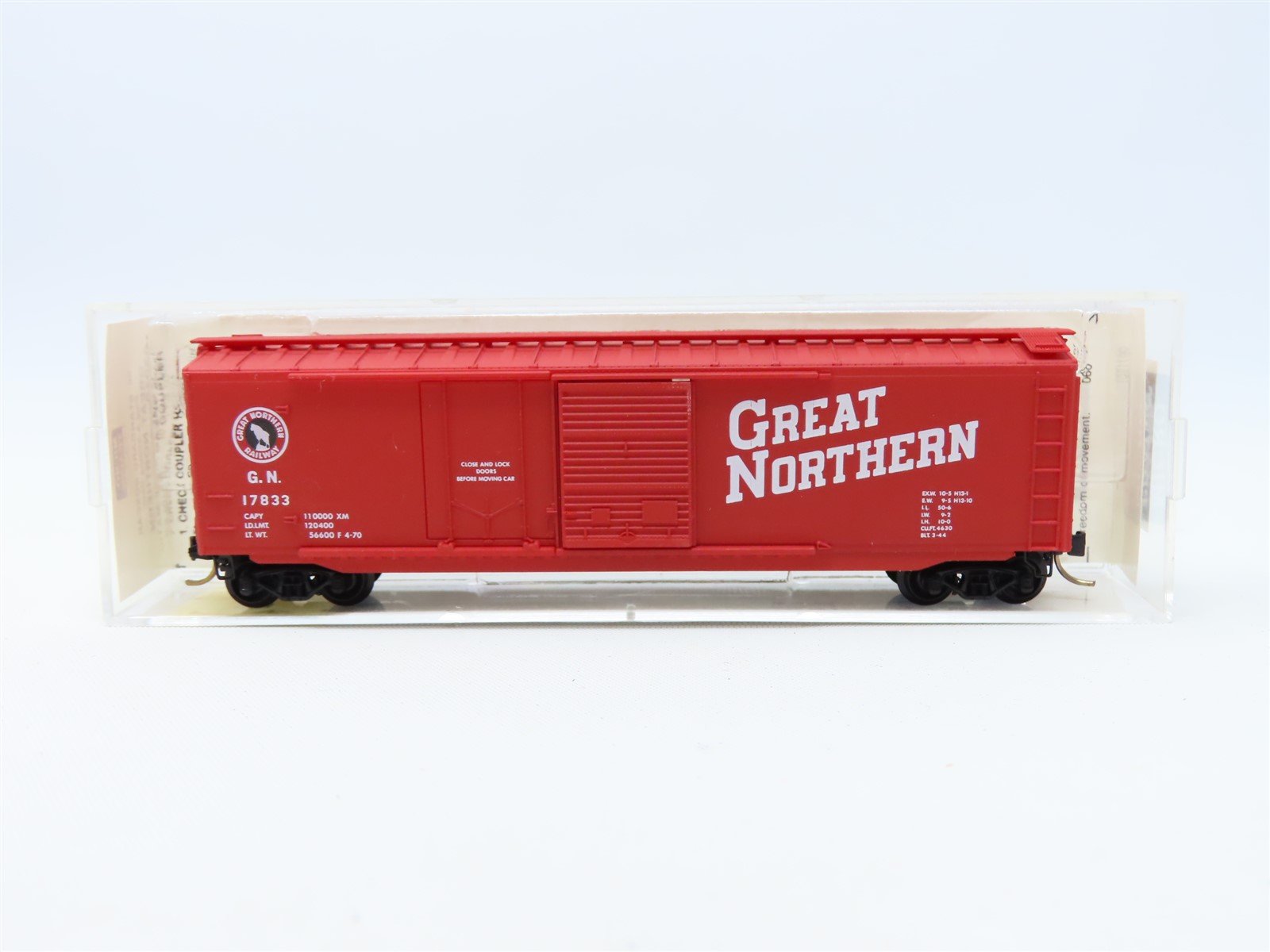 N Micro-Trains MTL 33010 GN Great Northern 50' Plug & Sliding Door Box Car 17833