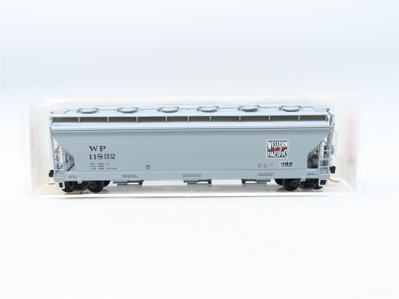 N Scale Micro-Trains MTL #93050 WP Western Pacific 3-Bay Covered Hopper #11832
