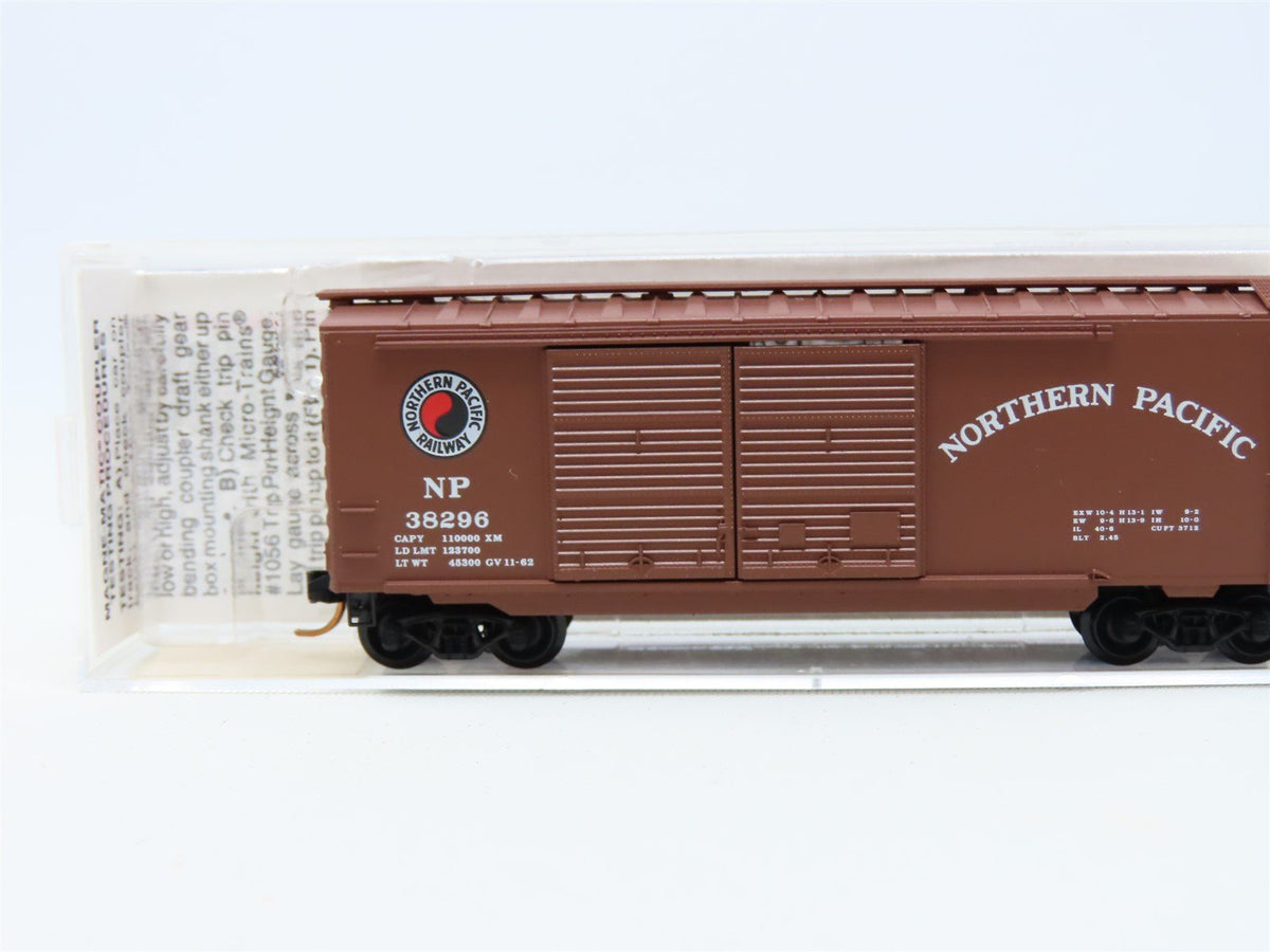 N Micro-Trains MTL #23250 NP Northern Pacific 40&#39; Double Door Box Car #38296