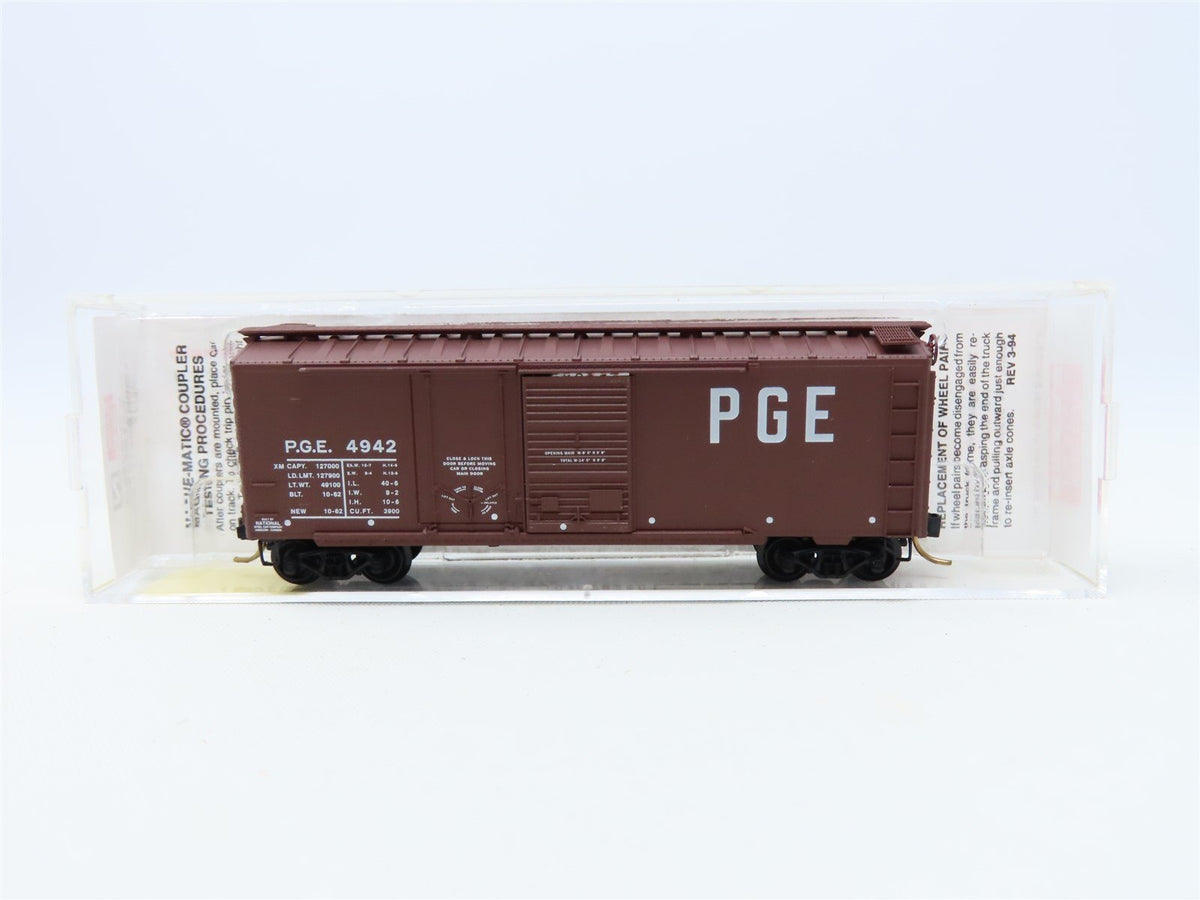 N Scale Micro-Trains MTL #22070 PGE Pacific Great Eastern 40&#39; Box Car #4942