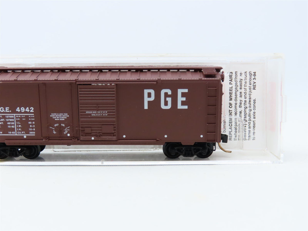 N Scale Micro-Trains MTL #22070 PGE Pacific Great Eastern 40&#39; Box Car #4942