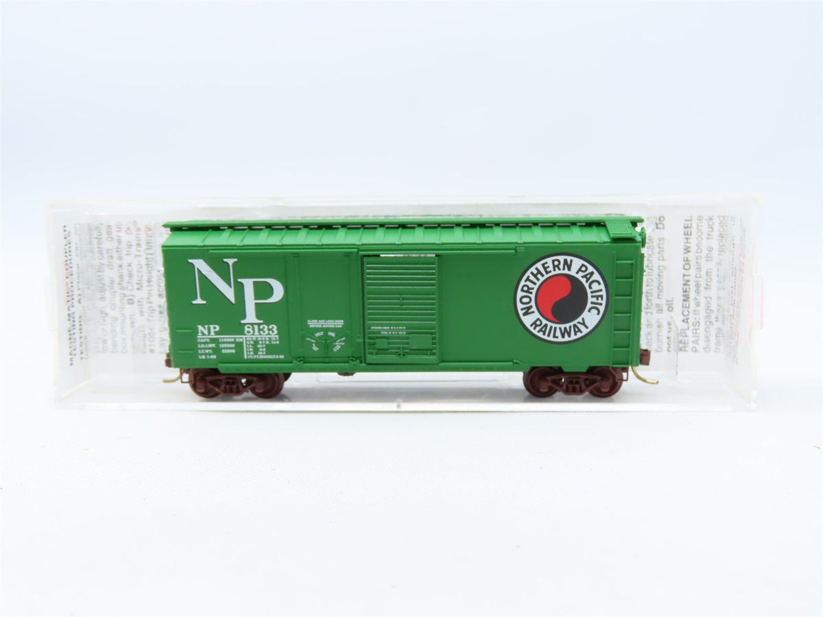 N Scale Micro-Trains MTL #22090 NP Northern Pacific 40&#39; Box Car #8133