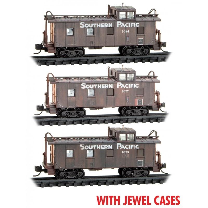 N Micro-Trains MTL 98305054 SP Southern Pacific 36' Caboose Set 3-Pk - Weathered