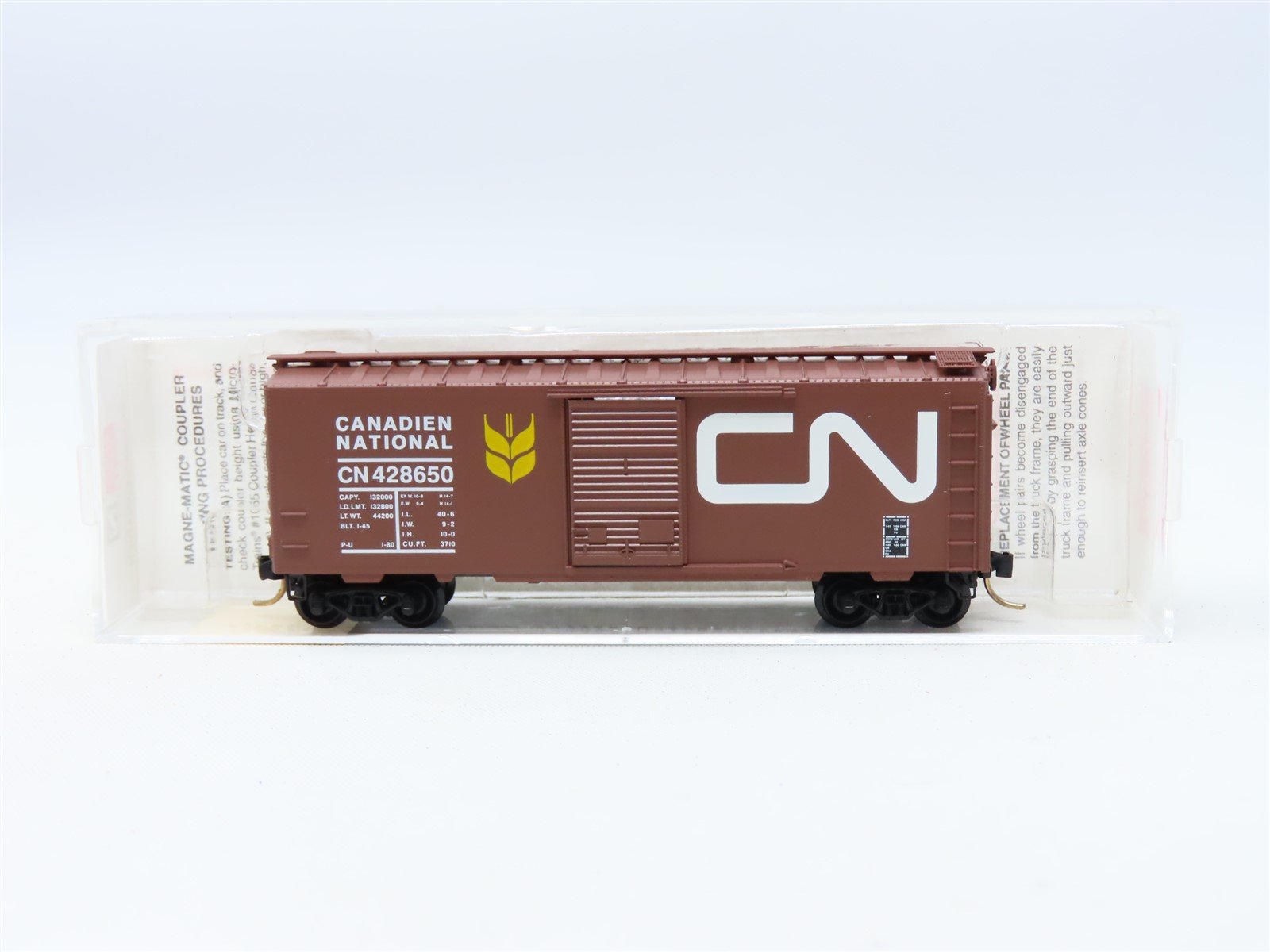 N Micro-Trains MTL #20550 CN Canadian National "Wet Noodle" 40' Box Car #428650