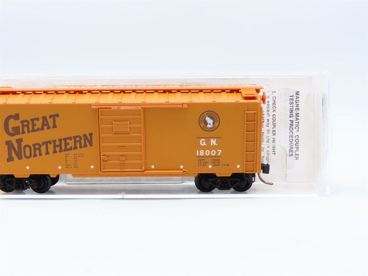 N Scale Micro-Trains MTL #20190 GN Great Northern Circus Car 40&#39; Box Car #18007