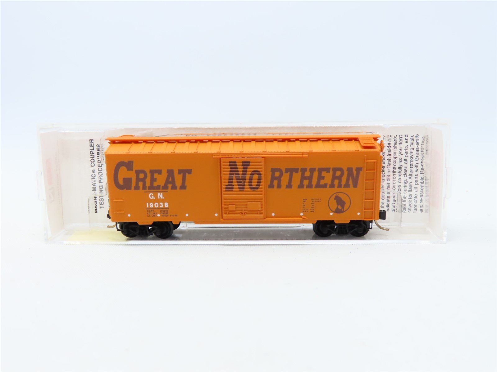 N Scale Micro-Trains MTL #20166 GN Great Northern Circus Car 40' Box Car #19038