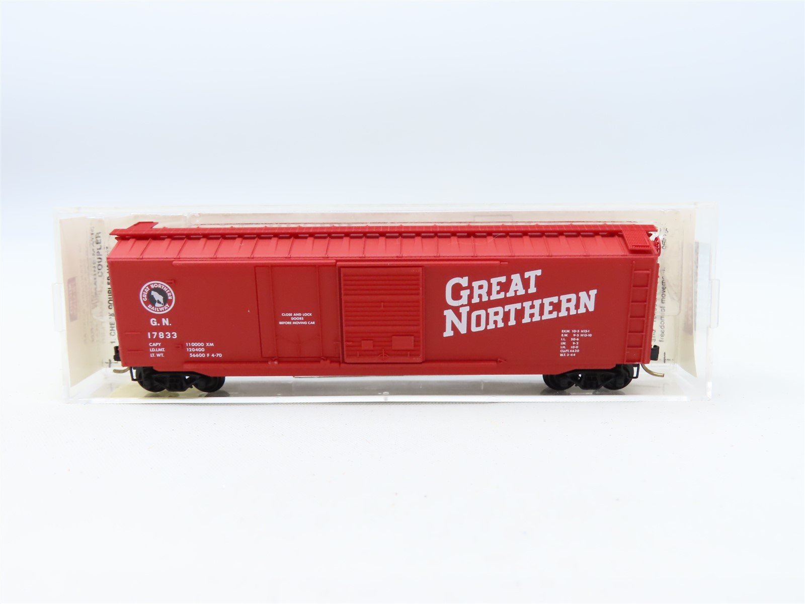 N Scale Micro-Trains MTL #33010 GN Great Northern 50' Box Car #17833