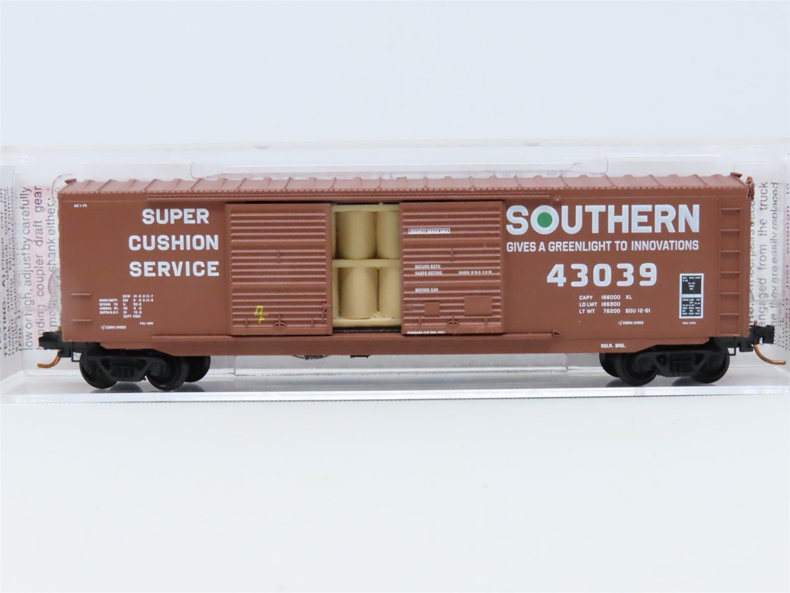 N Scale Micro-Trains MTL #03700030 SOU Southern 50' Box Car w/ Load #43039