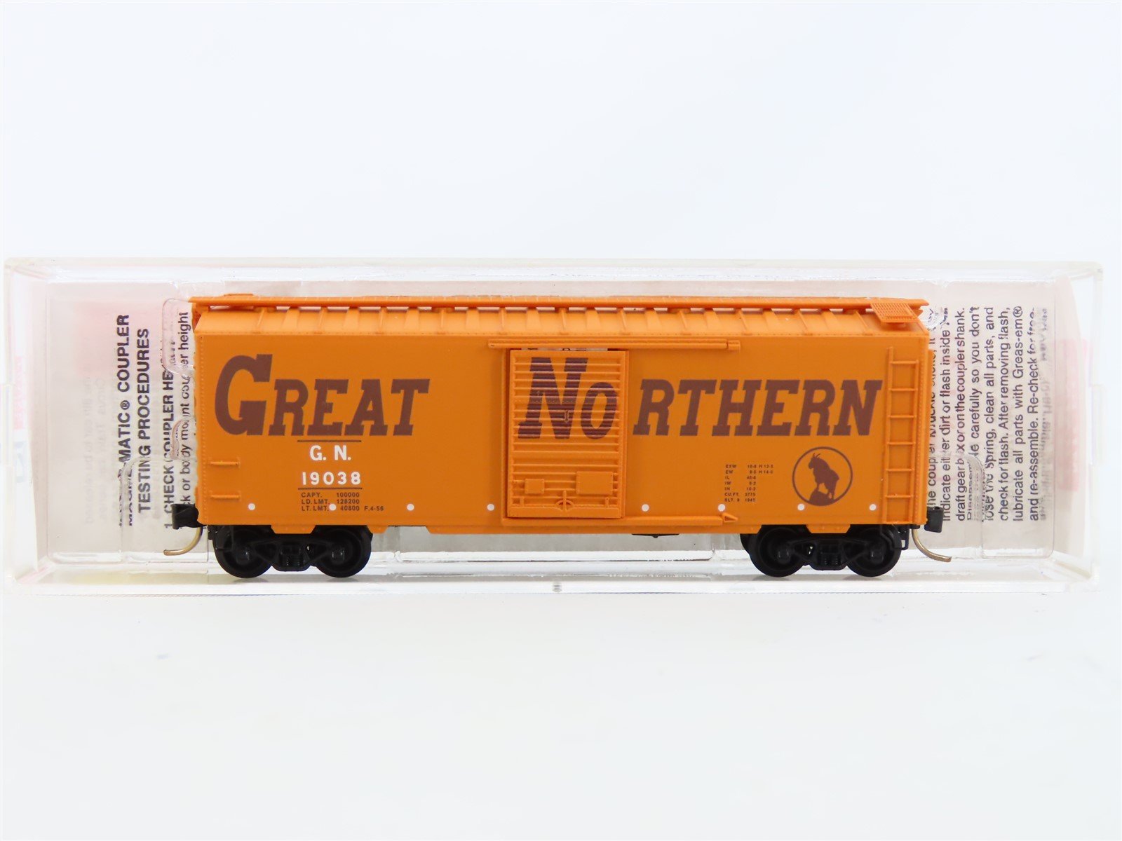 N Micro-Trains MTL #20166 GN Great Northern Circus Train 40' Box Car #19038