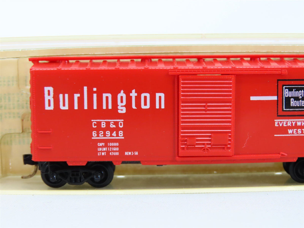 N Kadee Micro-Trains MTL #20338 CB&amp;Q Burlington Route 40&#39; Box Car - Blue Label