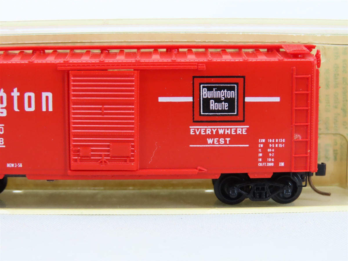 N Kadee Micro-Trains MTL #20338 CB&amp;Q Burlington Route 40&#39; Box Car - Blue Label