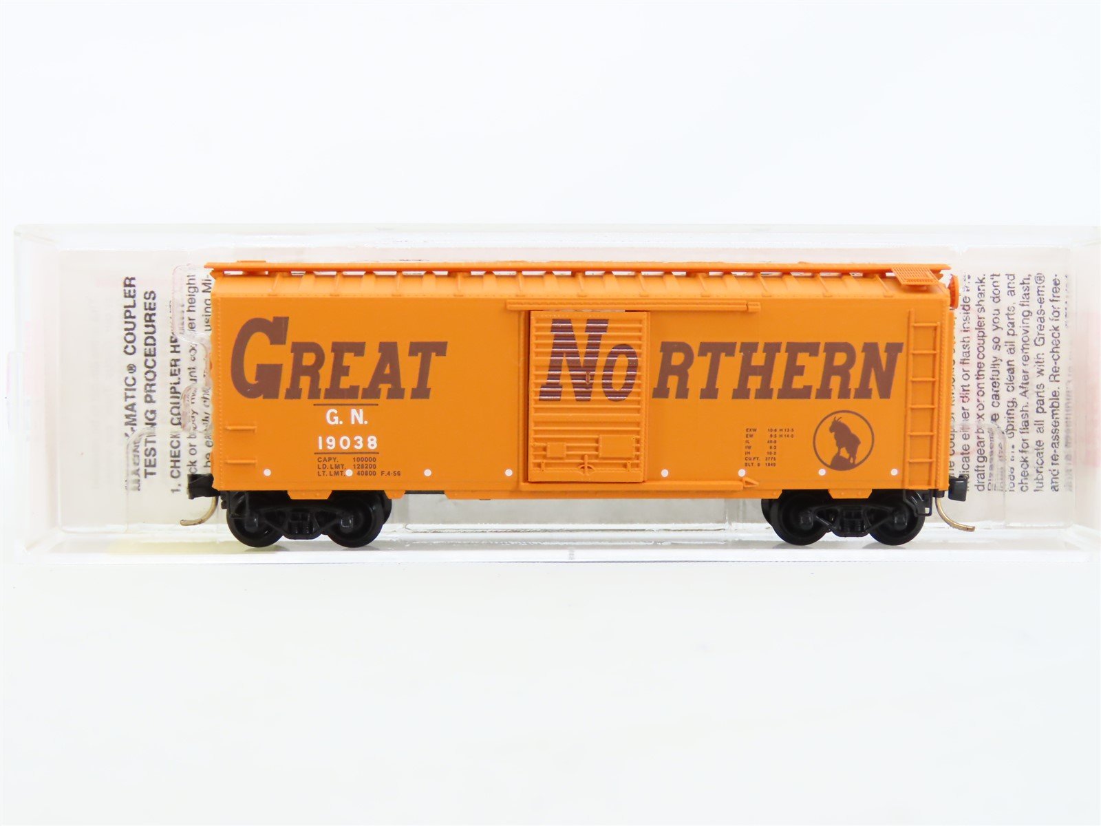 N Micro-Trains MTL #20166 GN Great Northern Circus Train 40' Box Car #19038