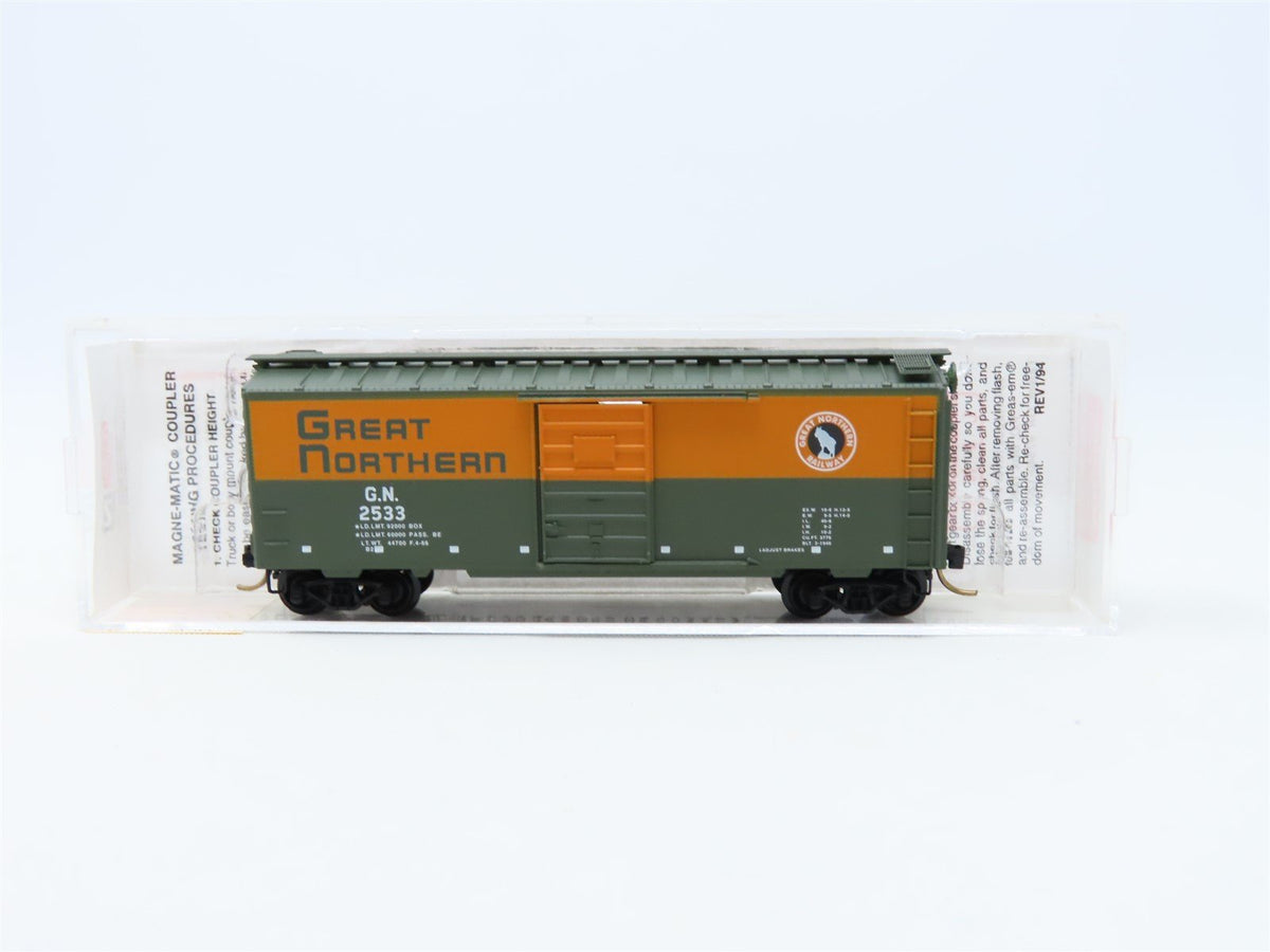 N Scale Micro-Trains MTL #20226 GN Great Northern 40&#39; Single Door Box Car #2533