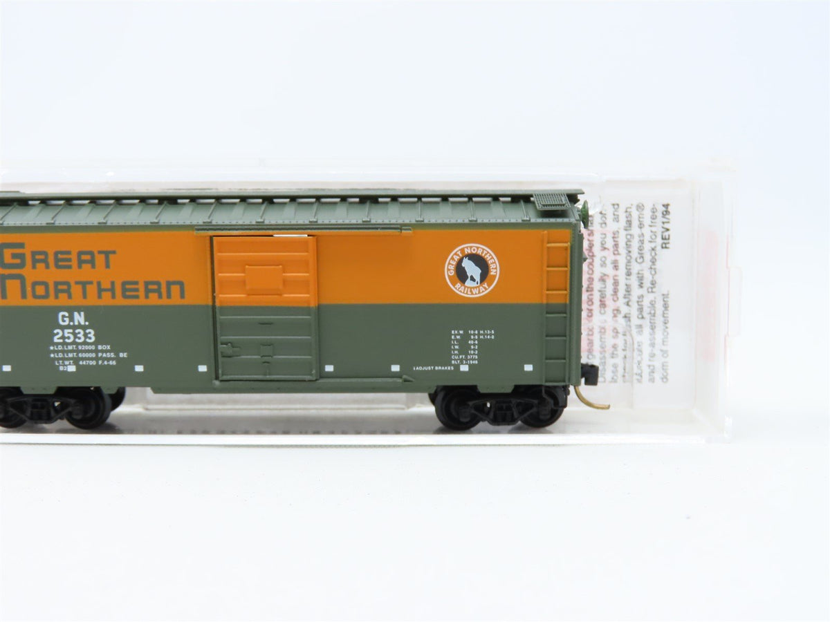 N Scale Micro-Trains MTL #20226 GN Great Northern 40&#39; Single Door Box Car #2533