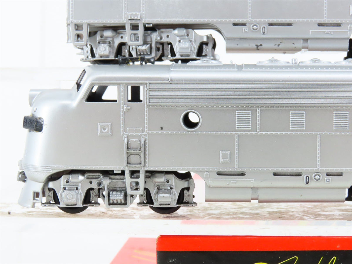 HO Globe Models A98/B89 Unlettered Silver EMD F7A/B/B Diesel Set - Unpowered