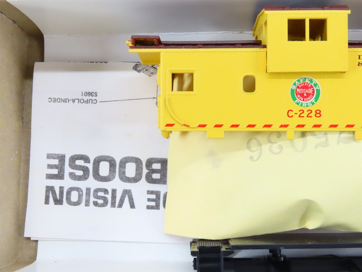 HO Scale Athearn Kit #5393 DM&amp;IR Missabe Road Extended Vision Caboose #C-228