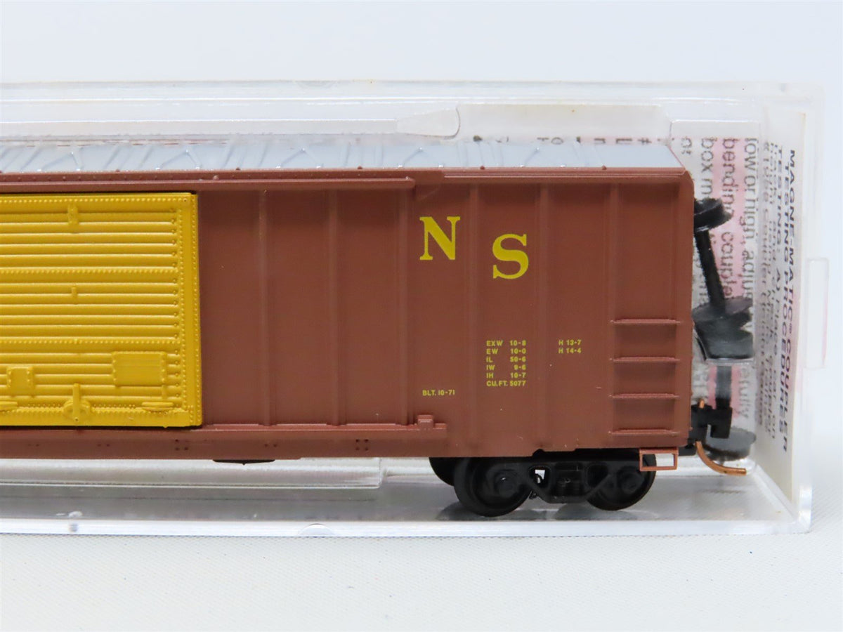 N Micro-Trains MTL #25660 NS Norfolk Southern 50&#39; Single Door Box Car #2210