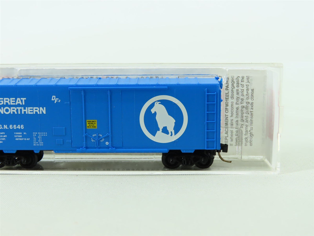 N Micro-Trains MTL 74030 GN Great Northern &quot;Big Sky Blue&quot; 40&#39; Box Car #6646