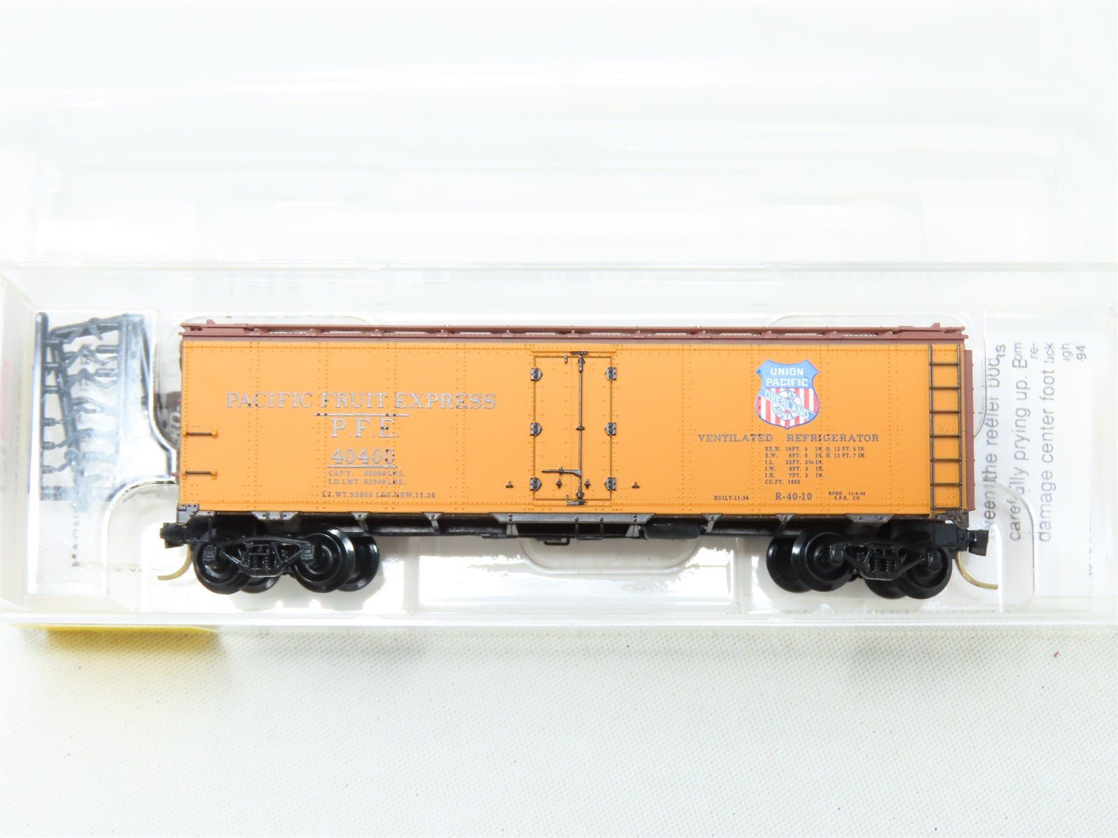 N Micro-Trains MTL 59010 UP PFE Pacific Fruit Express 40' Steel Reefer #40400