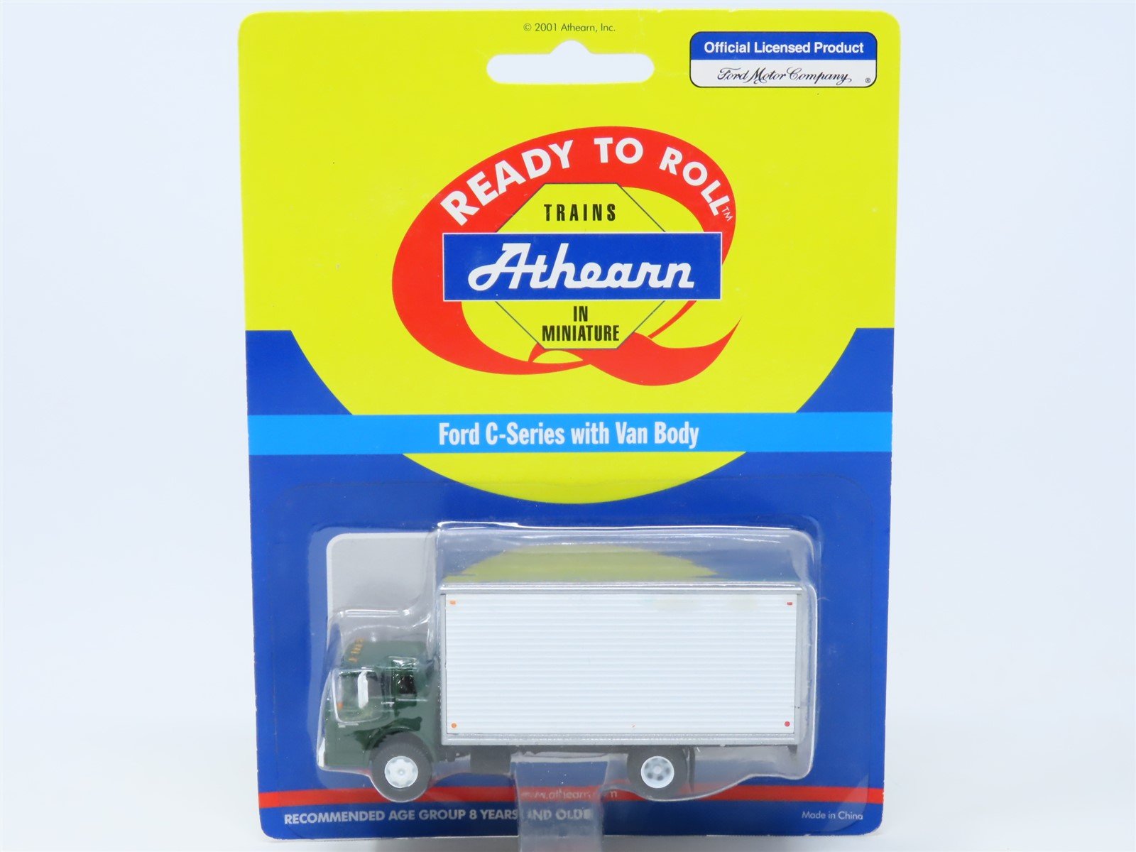 HO Scale Athearn #02744 Ford C-Series Truck w/ Van Body - Green