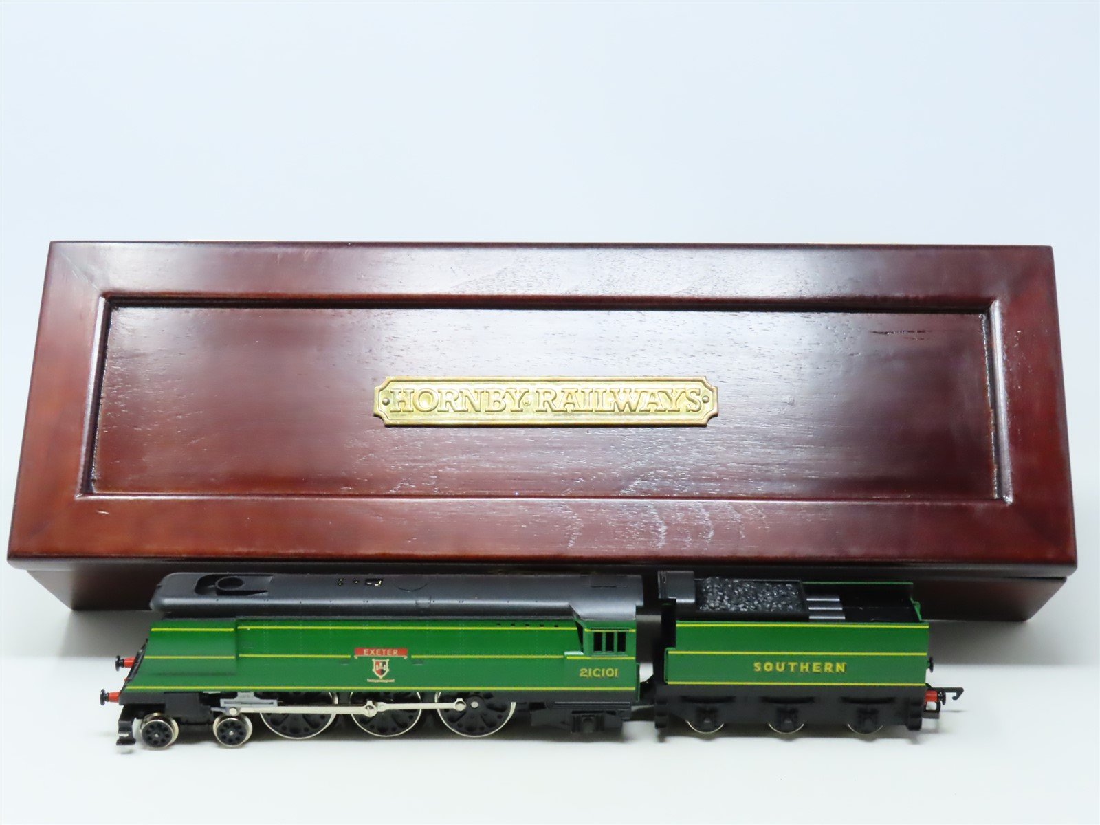 OO Hornby SR British Southern Railway 4-6-2 West Country Class Steam "Exeter"