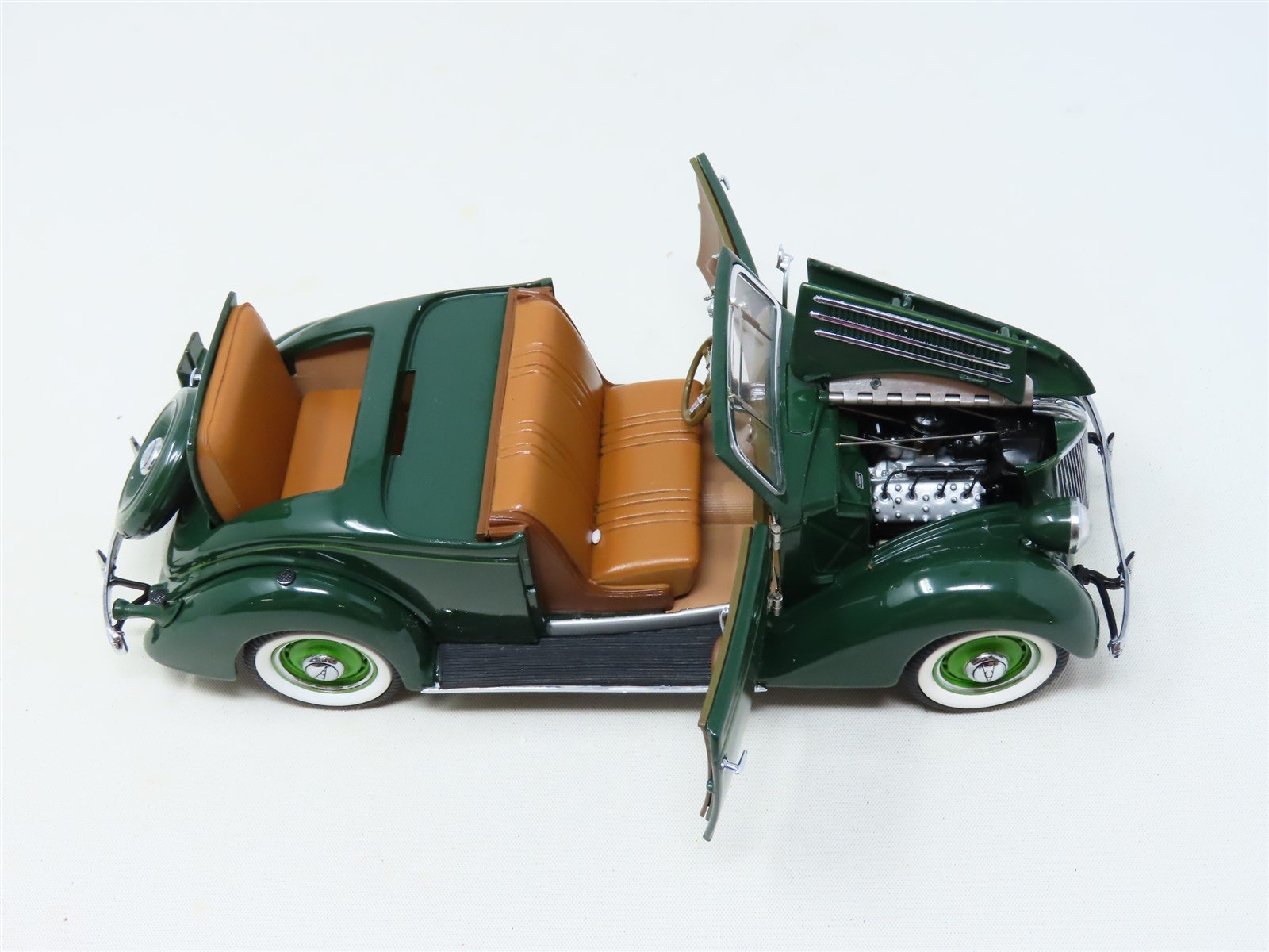 1/24 Scale Franklin Mint #B11XA09 Die-Cast 1936 Ford Cabriolet Convert -  Model Train Market