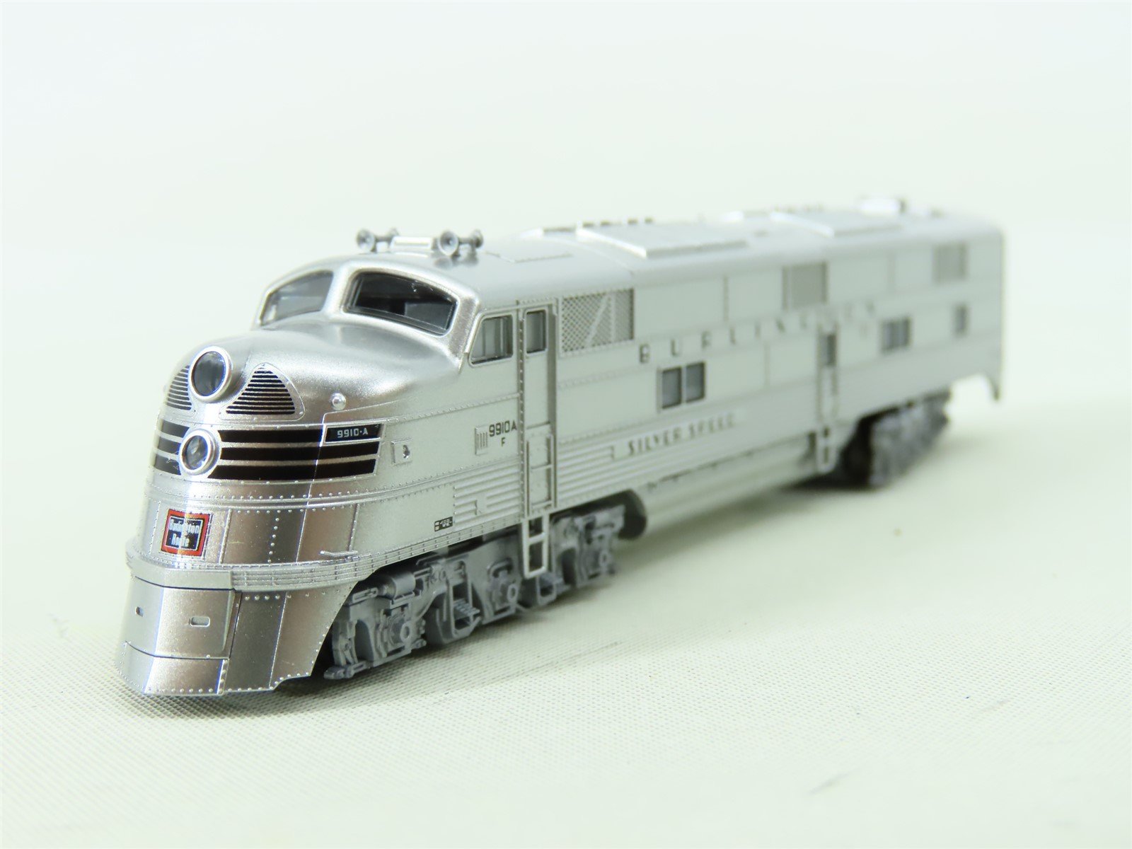 N Scale KATO 176-5401 CB&Q Burlington Route EMD E5A Diesel #9910A