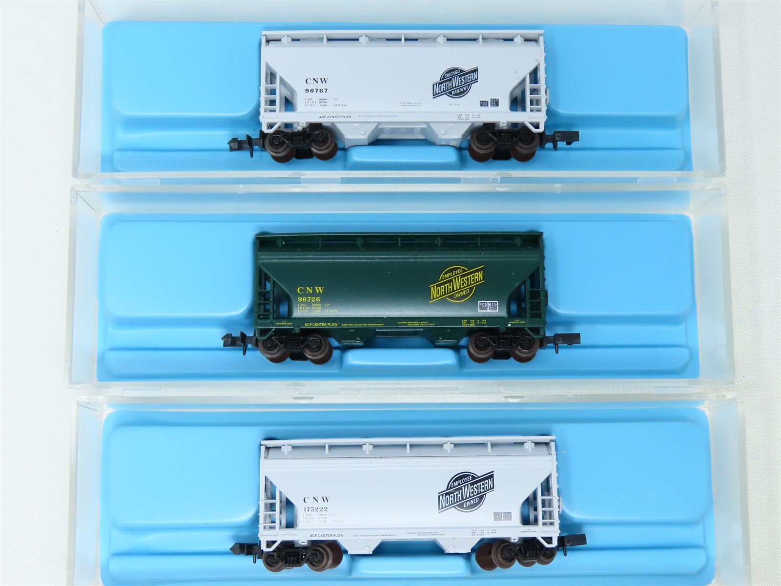 N Scale Atlas 5772 CNW Chicago North Western 2 Bay Centerflow Hopper Model Train Market