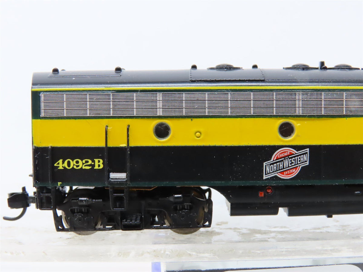 N Scale Intermountain 69704-02 CNW Chicago &amp; Northwestern F7B Diesel Loco #4092B