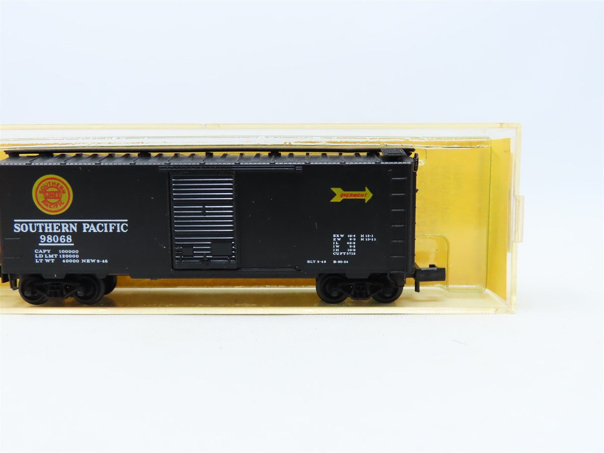 N Scale Kadee Micro-Trains MTL 20091 SP Southern Pacific 40&#39; Box Car #98068