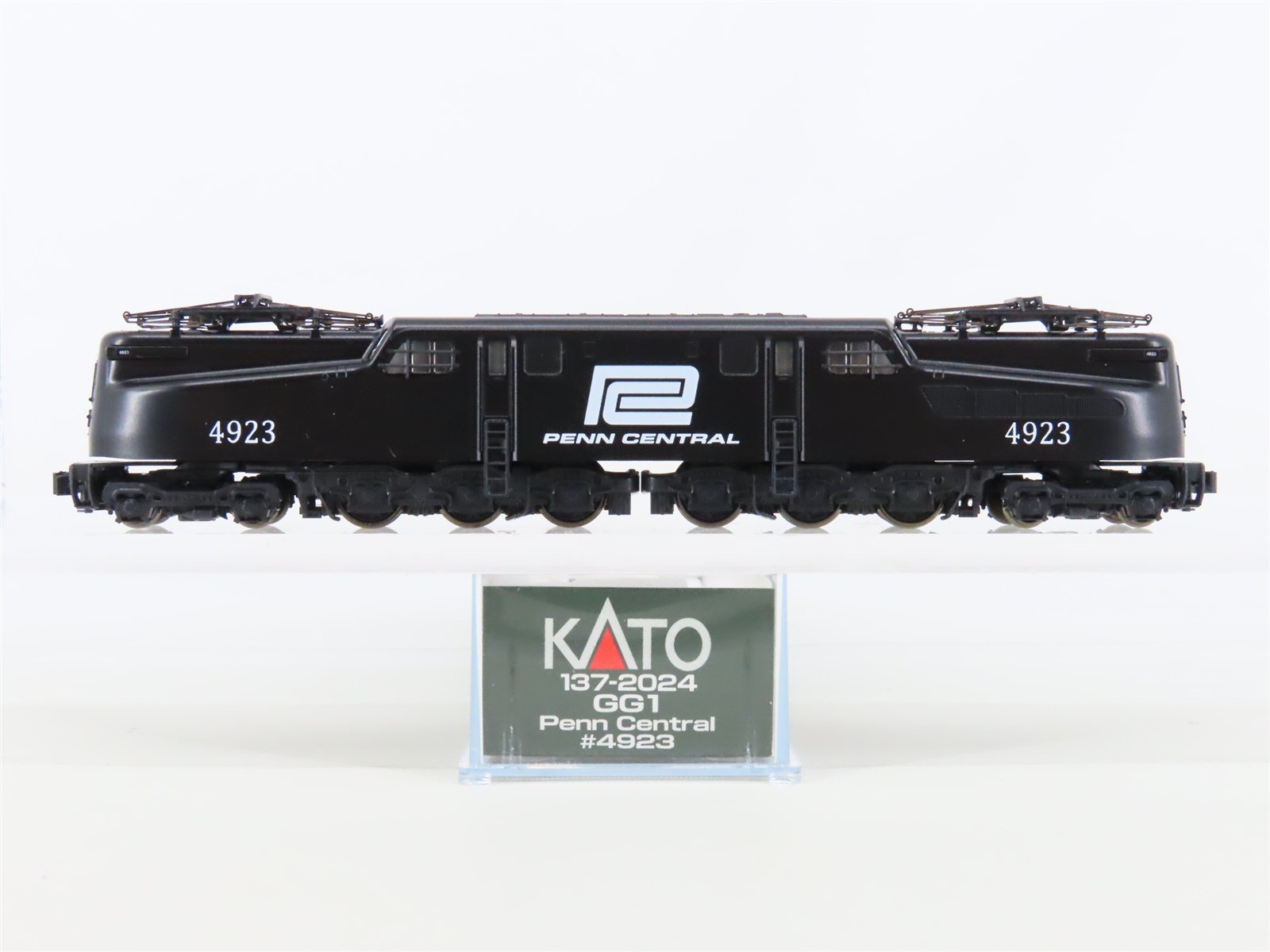 N Scale KATO 137-2024 PC Penn Central GG1 Electric Locomotive #4923 - DCC Ready