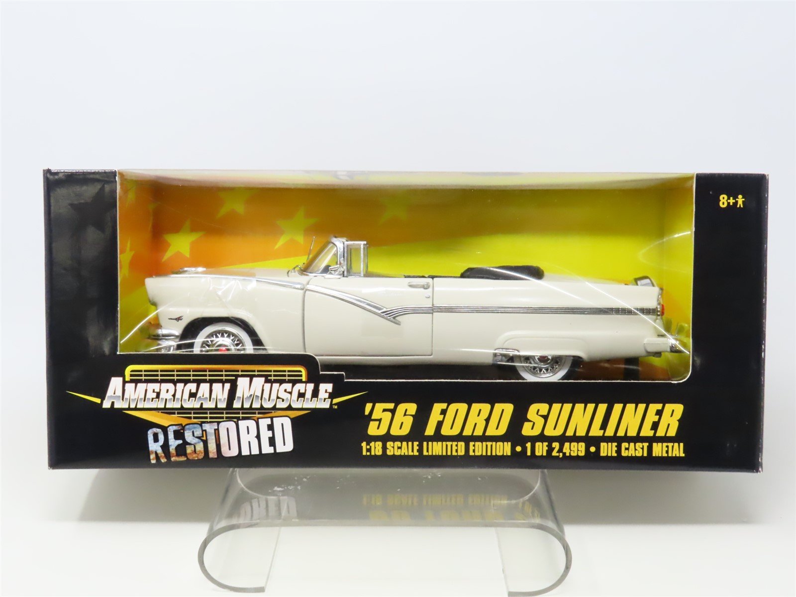 1:18 Scale ERTL American Muscle Restored 36398 '56 Ford Sunliner