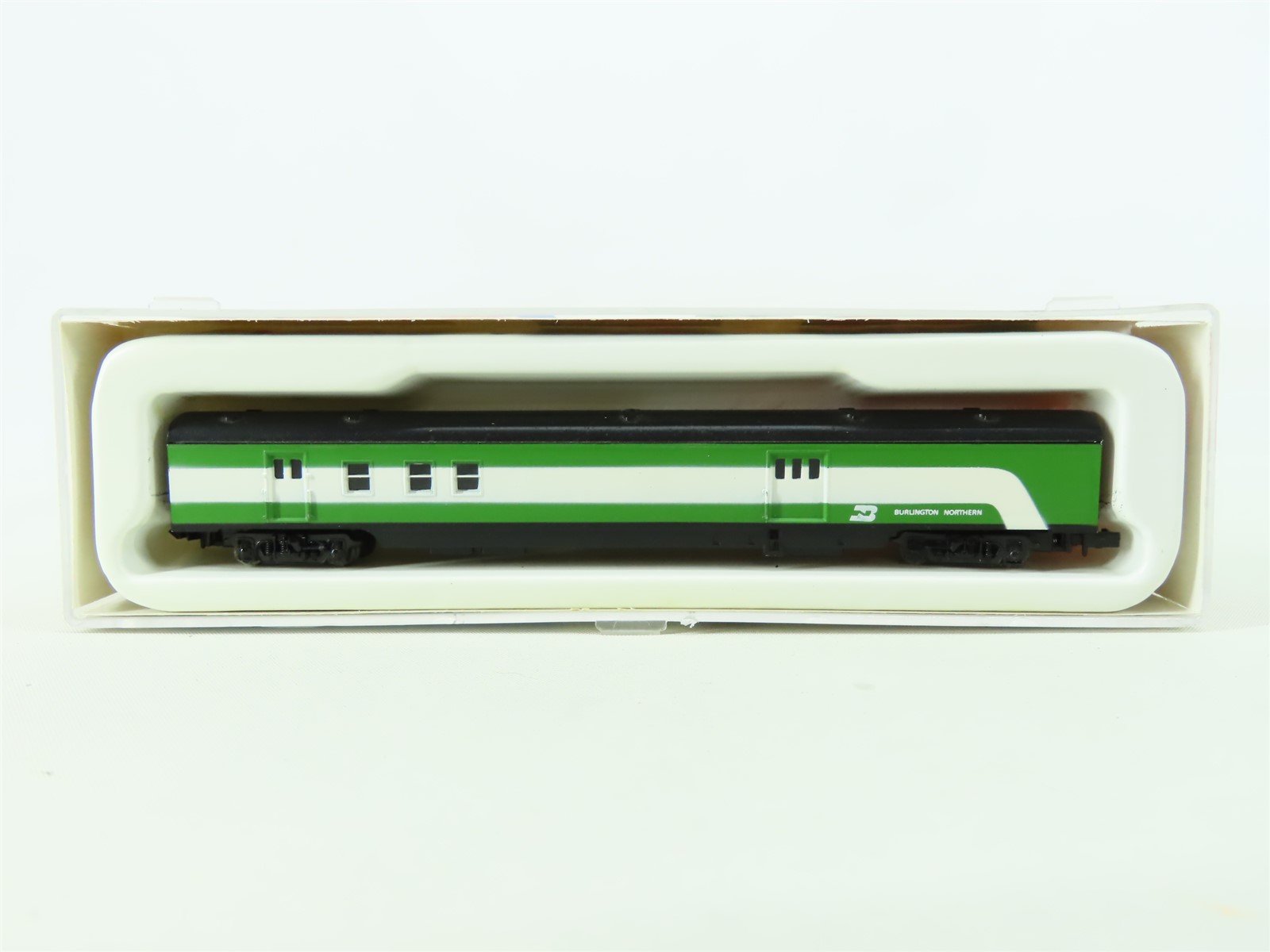 N Scale Con-Cor 0001-04021H BN Burlington Northern Smooth Side Baggage Passenger