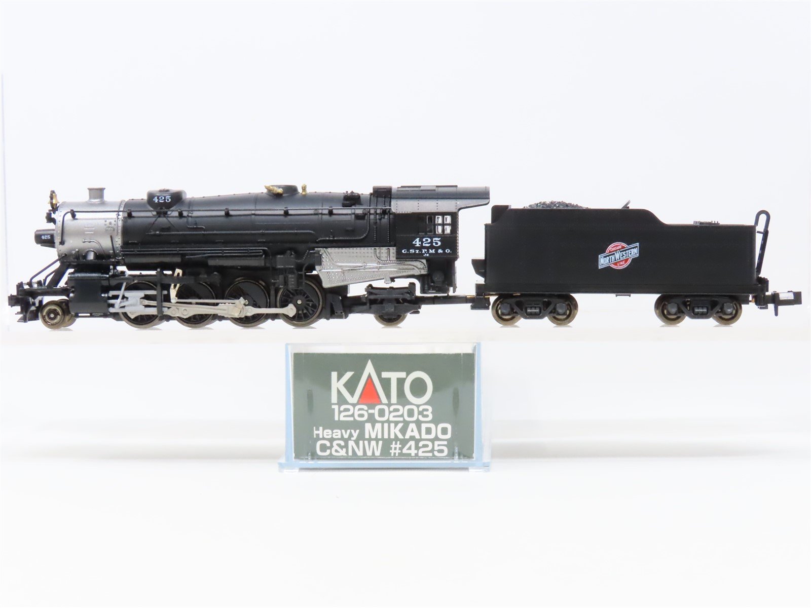 N Scale KATO 126-0203 C&NW Chicago & Northwestern 2-8-2 Steam Locomotive #425